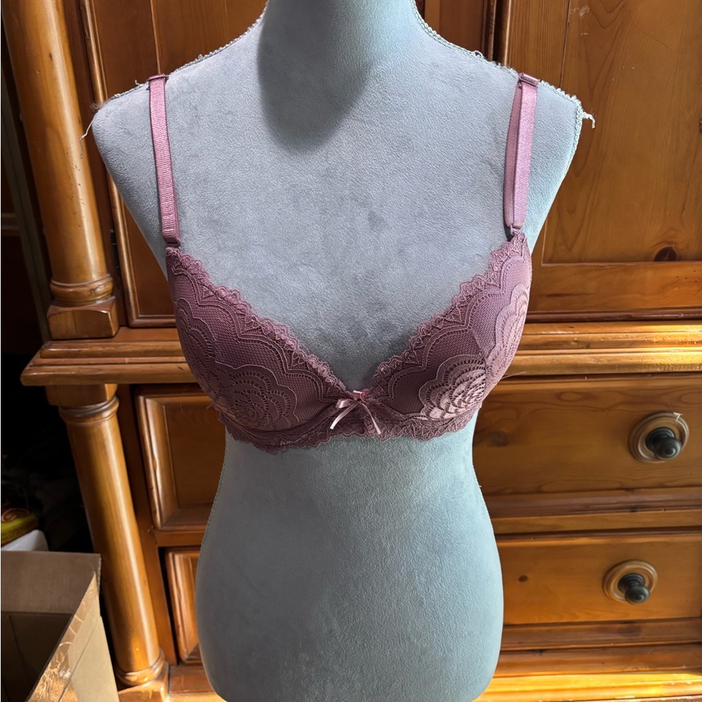 Elegant Lace Underwire Bra in Mauve, Sz 34B